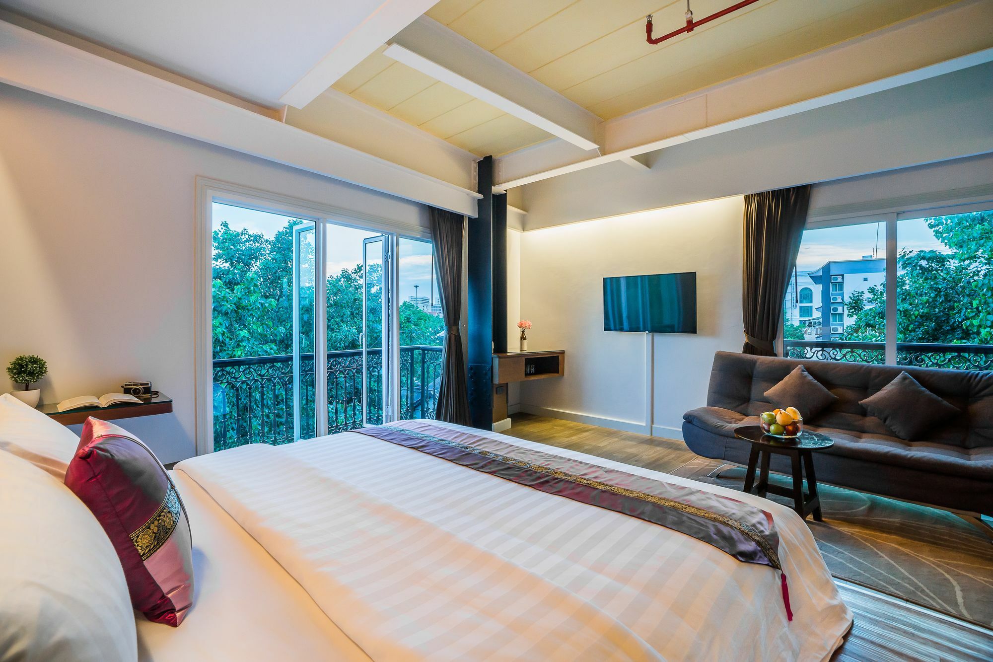 Dang Derm In The Park Hotel Bangkok